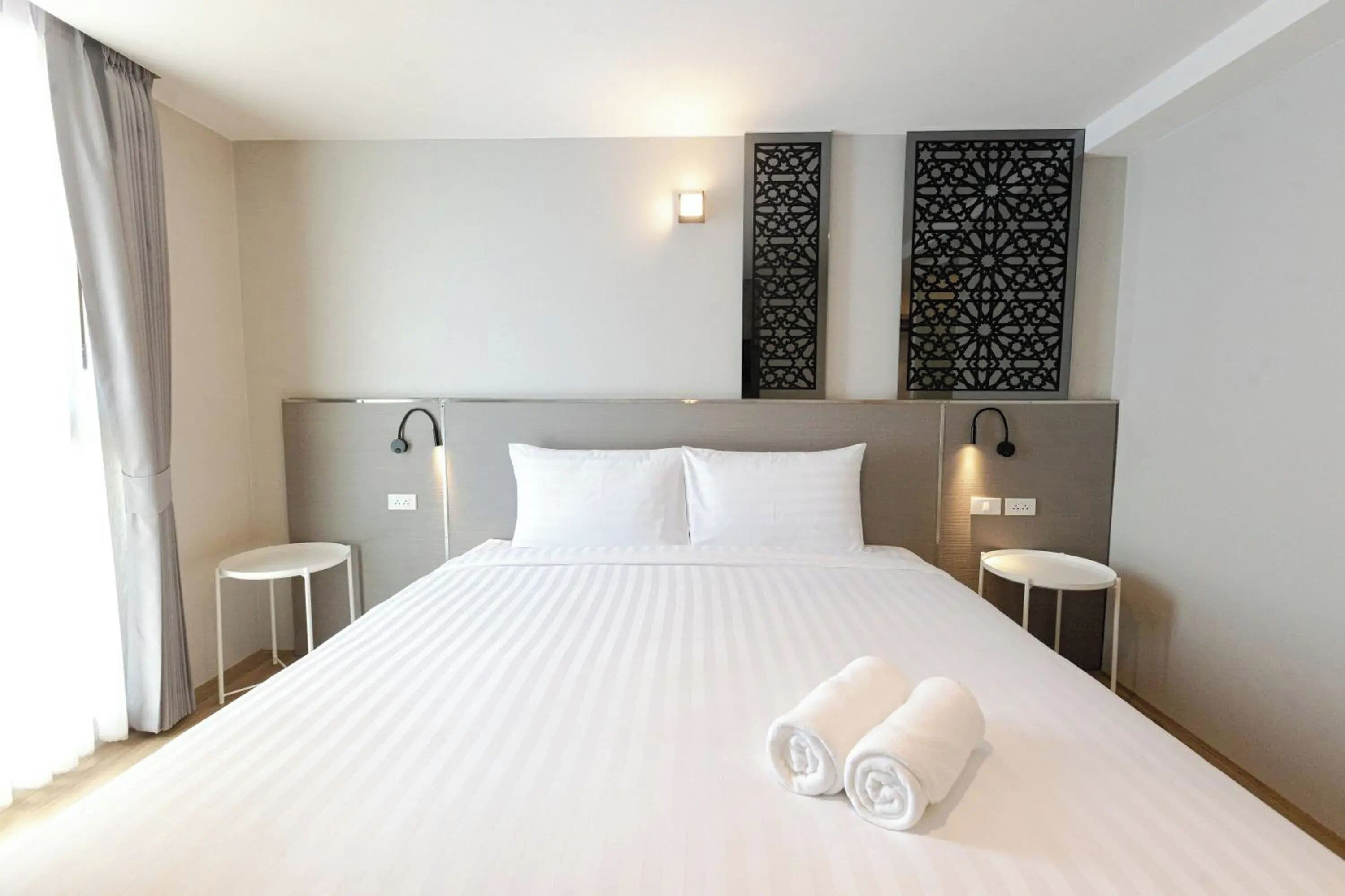 Suite, 1 kingsize-seng | Skrivebord, strykejern/-brett, wi-fi (inkludert) og sengetøy