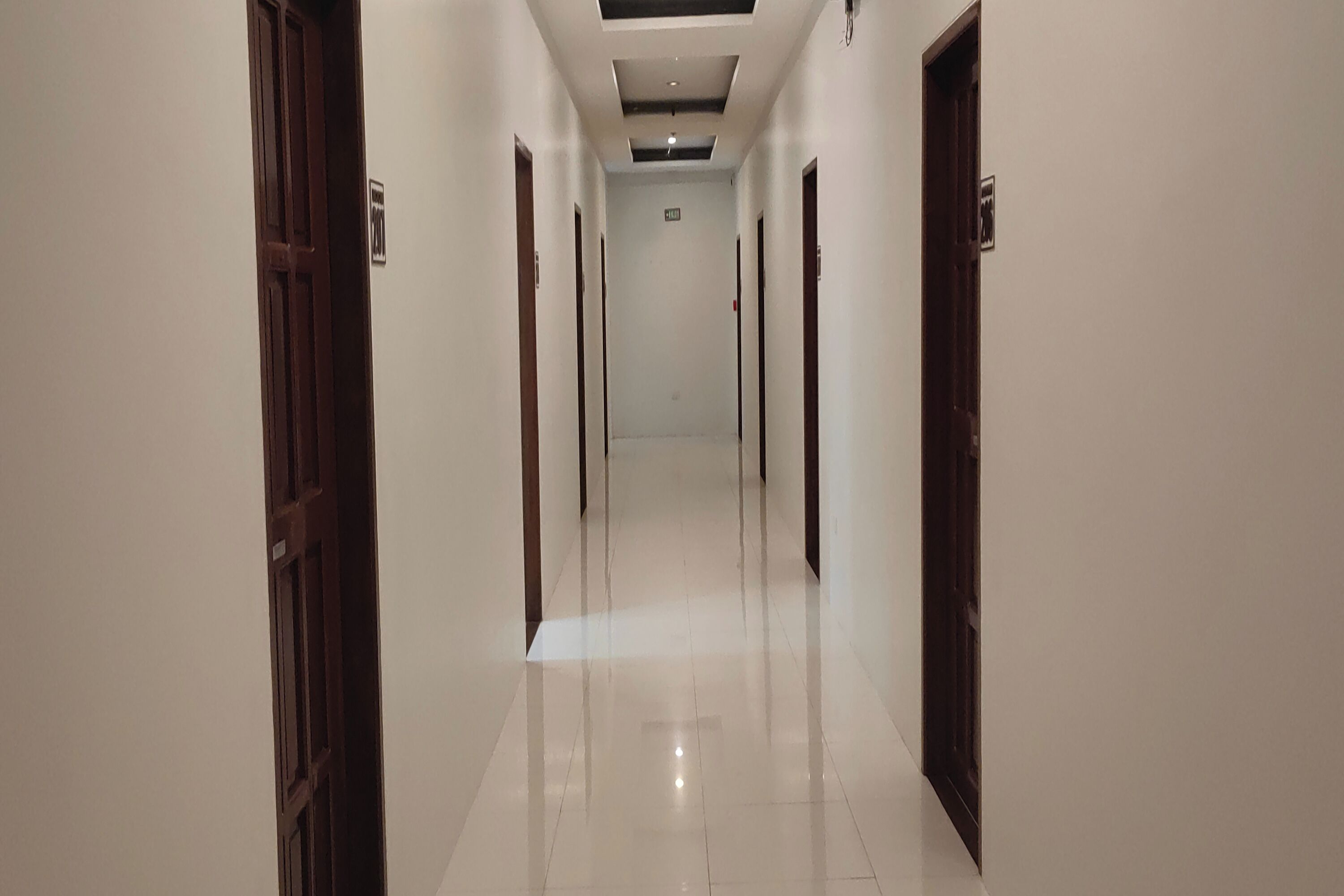 Backpacker Room | Desk, blackout drapes, free WiFi, bed sheets