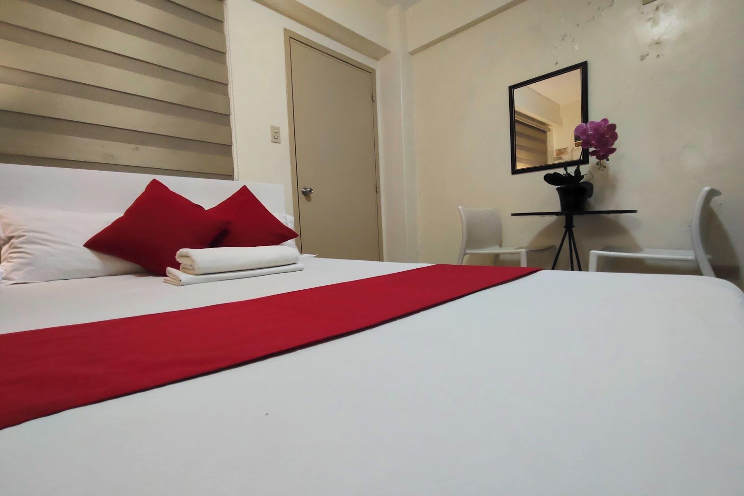 Deluxe Double Room, Balcony | Desk, rollaway beds, free WiFi, bed sheets
