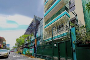Exterior - Orangenest Apartelle (Manila)