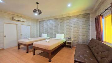 Escritorio, wifi gratis y ropa de cama