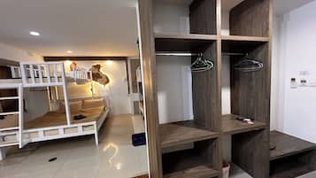 Phòng dành cho gia đình | Bàn, truy cập Internet không dây miễn phí, bộ trải giường