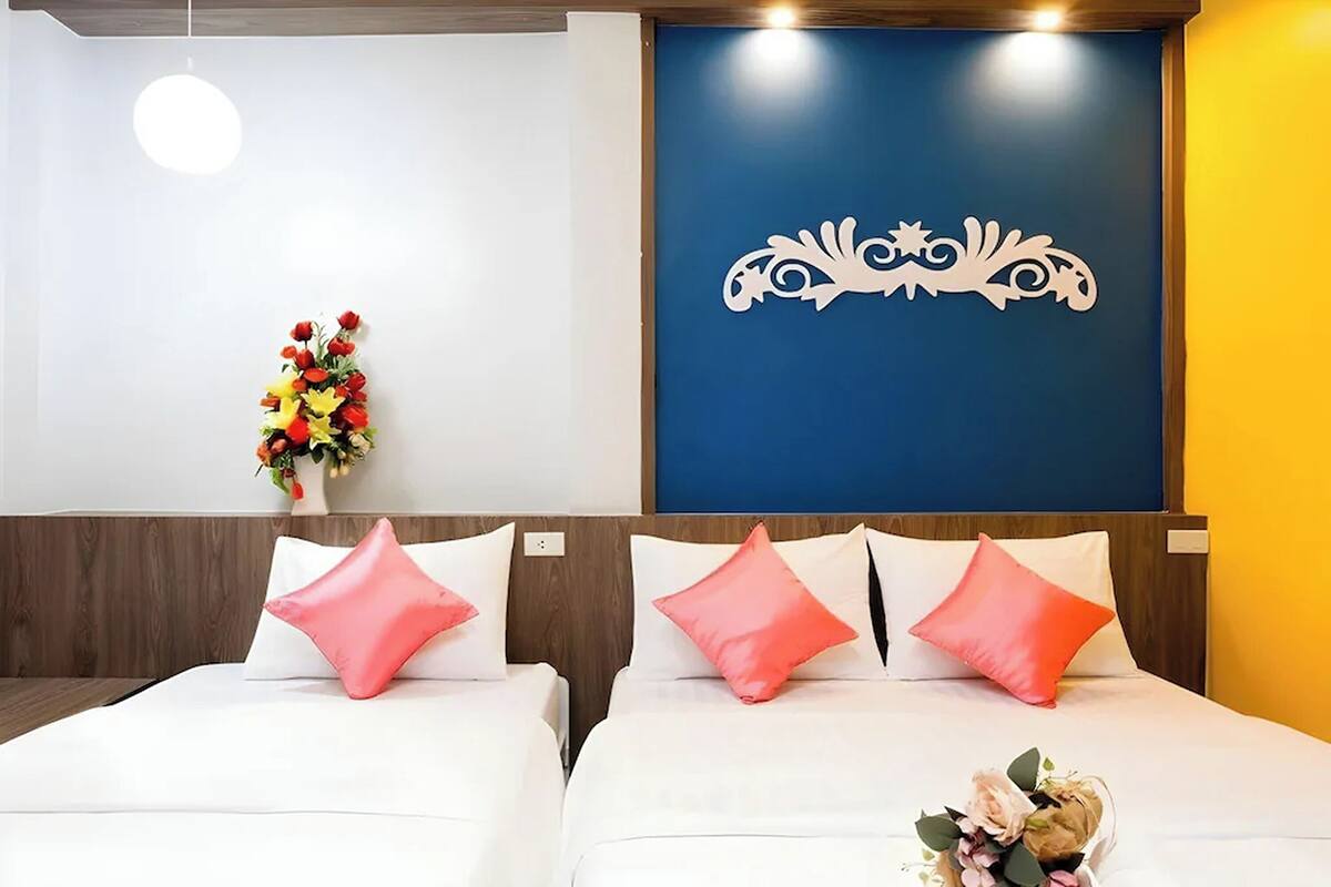 Desk, free WiFi, bed sheets