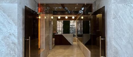 Iron/ironing board, free WiFi