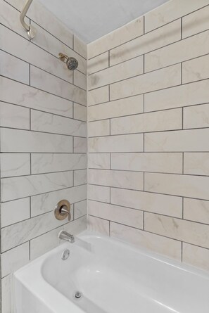 Hair dryer, towels, soap, shampoo - Cozy 1BR Retreat in Central West End with Fireplace, Sofa Bed & City Views (St. Louis)