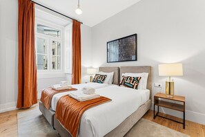 Escritorio, Internet, ropa de cama