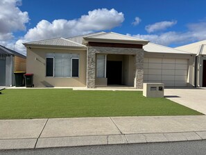 Exterior - Wellard Executive Family Home (Wellard)