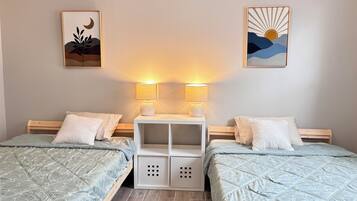 Iron/ironing board, WiFi, bed sheets