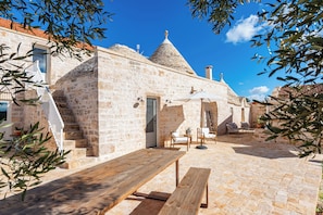 Terrace/patio - Masseria Maranna Trulli & Spa (Martina Franca)