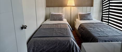 2 bedrooms, desk, free WiFi, bed sheets