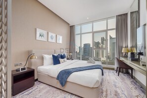 In-room safe, iron/ironing board, free WiFi, bed sheets - Dubai Water Canal View, Minutes away from Burj Khalifa and Dubai Mall (Dubai)