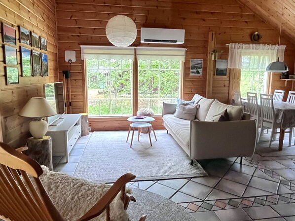 Smart TV, fireplace, DVD player, video library - Nallentupa - Spacious cottage in the beautiful landscape of Pyhätunturi (Pyhätunturi)
