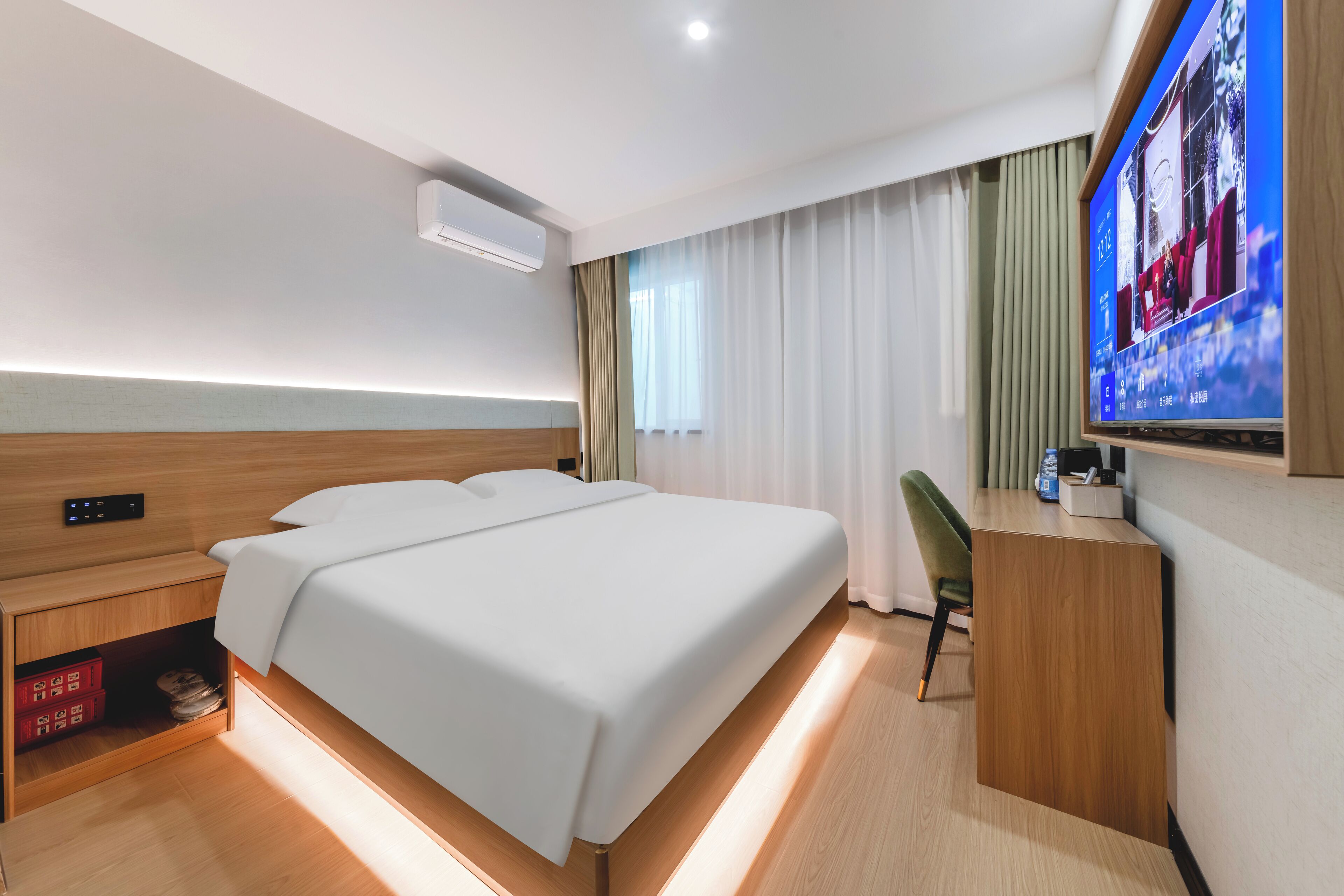 غرفة مزدوجة بريميير | مكتب وستائر تعتيم ومكواة/لوح كي وواي فاي مجانًا