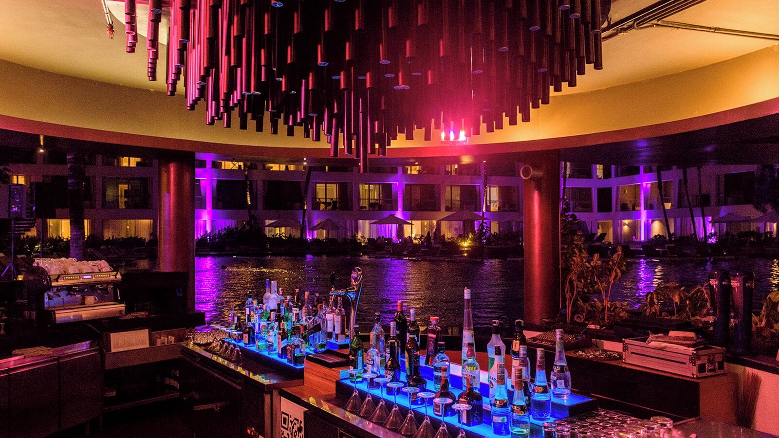 Poolbar