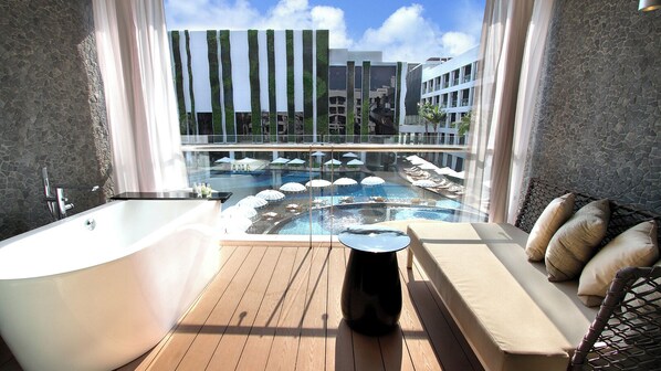 Deluxe Room, 1 King Bed, Balcony, Pool View | Balcony view