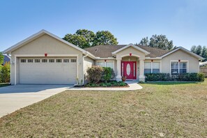 Exterior - 4 Mi to Weeki Wachee Springs! Fun-Filled Home (Spring Hill)