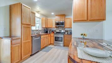 Refrigerador, microondas, parrilla de estufa y lavavajillas