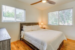 4 Schlafzimmer, Bügeleisen/Bügelbrett, Reisekinderbett, Internetzugang