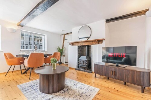 Stylish 3-Bed Cottage Stay with Annex – Streatley
