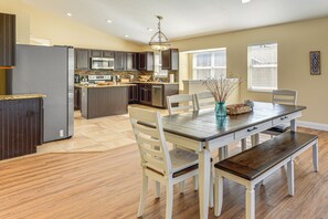 Dining - Apopka Family Home w/ Yard, 13 Mi to Dtwn Orlando (Apopka)