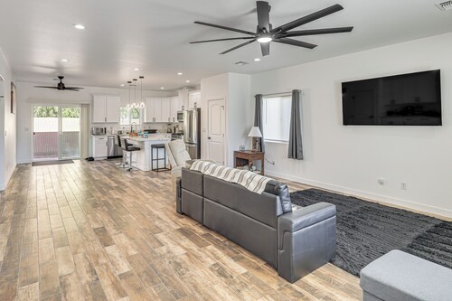 2 Mi to Colorado River! Home w/ Dog-Friendly Yard