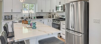 1 Block to Boat Launch! Home w/ Dog-Friendly Yard