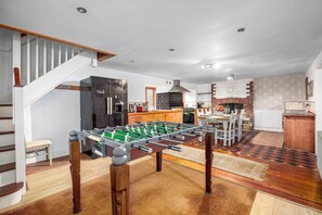 Games room - The Old Bakehouse – Group Getaway (Capel Dewi)
