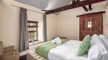 4 slaapkamers, een strijkplank/strijkijzer, wifi, beddengoed