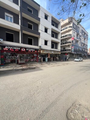 Exterior - F2 jacouzi close to airport tramway de la mer (Bordj El Kiffan)