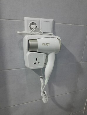 Hair dryer, towels, soap, toilet paper - F2 jacouzi close to airport tramway de la mer (Bordj El Kiffan)