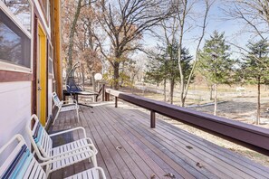 Terrace/patio - 5 Mi to Old Odessa: Cabin w/ Deck & Rural Views (Odessa)