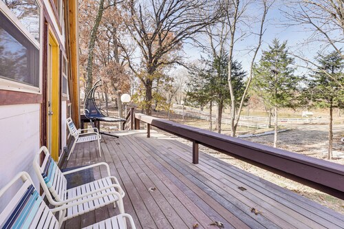 5 Mi to Old Odessa: Cabin w/ Deck & Rural Views