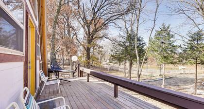 5 Mi to Old Odessa: Cabin w/ Deck & Rural Views