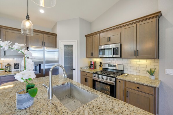 Private kitchen - < 1 Mi to Rio Grande Trails: Quiet Alamosa Escape (Alamosa)