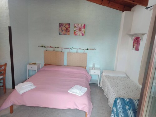 Room-serraona Room 2 km From the sea