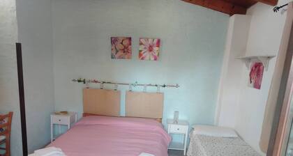 Room-serraona Room 2 km From the sea