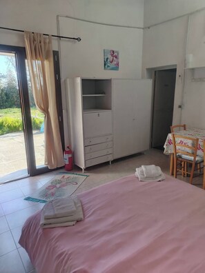 Room, 1 Bedroom, Balcony | 1 bedroom