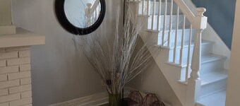 Family and pet friendly 2-bedroom house in charming Lyncourt NY.