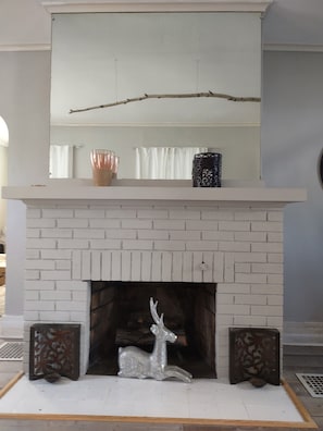 Interior - Family and pet friendly 2-bedroom house in charming Lyncourt NY. (Syracuse)