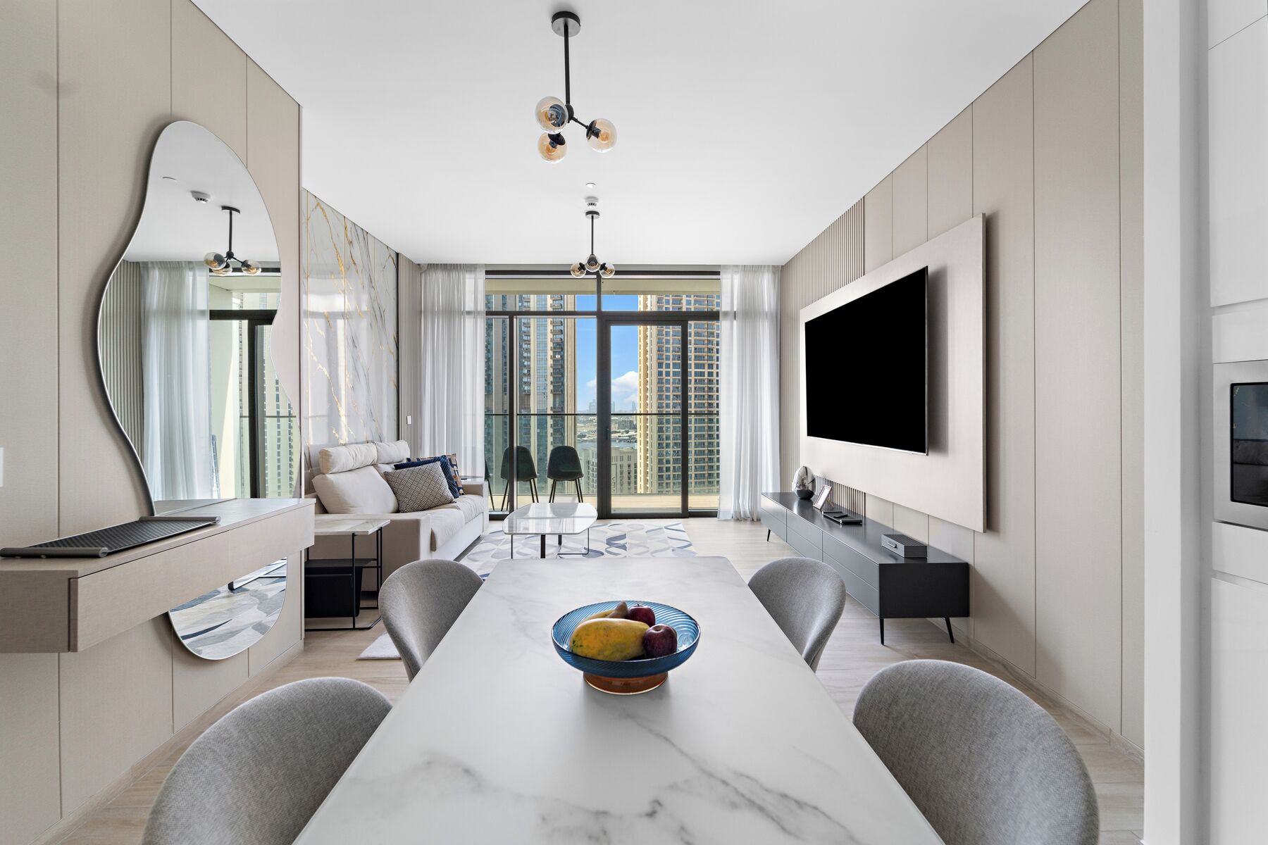 تناول الطعام داخل الغرفة