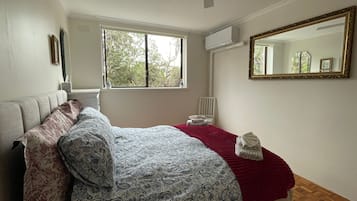 2 bedrooms, iron/ironing board, Internet, bed sheets