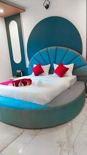 Rollaway beds, free WiFi, bed sheets - Hotel Kamla Kishan (Khatoo)