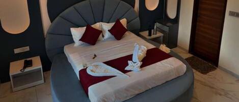 Deluxe Room | Rollaway beds, free WiFi, bed sheets