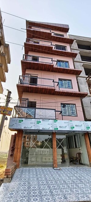 واجهة المنشأة