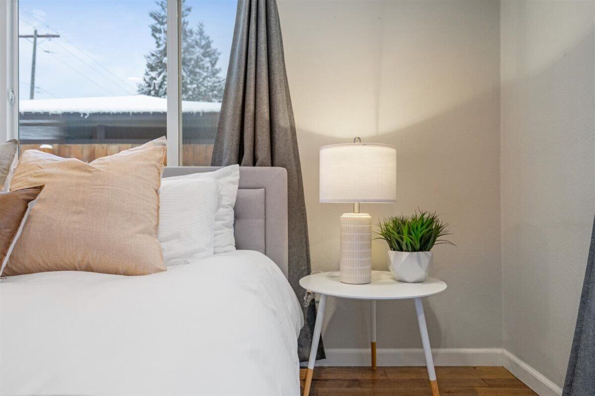 4 habitaciones, escritorio, tabla de planchar con plancha y wifi gratis 