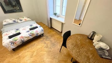 Desk, laptop workspace, iron/ironing board, free WiFi