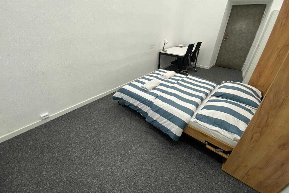 Classic Double Room, 1 Katil Kelamin (Double) | Meja, ruang kerja komputer riba, seterika/papan seterika, Wi-fi percuma