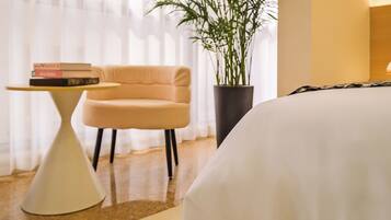 Comfort Double Room, 1 Queen Bed | Free WiFi, bed sheets