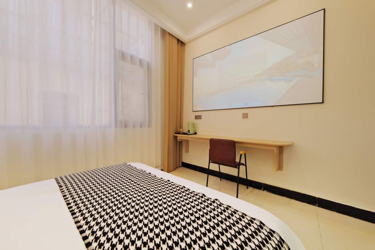 Basic Double Room | WiFi (free), bed sheets