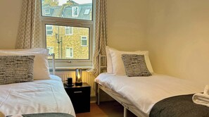 Iron/ironing board, internet, bed sheets